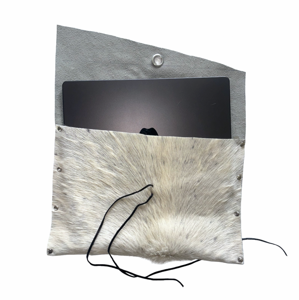 COW LAPTOP SLEEVE / CLUTCH 002