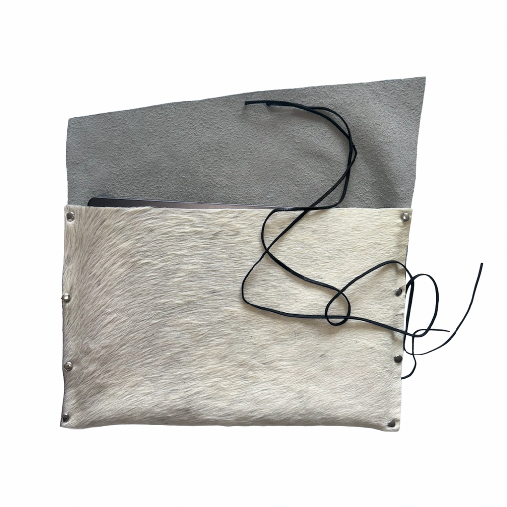COW LAPTOP SLEEVE / CLUTCH 001